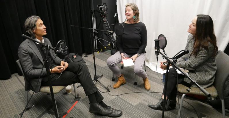 Jonas Hassen Khemiri, Amanda Doxtater, and Karin Filipsson laugh while seated in front of microphones.