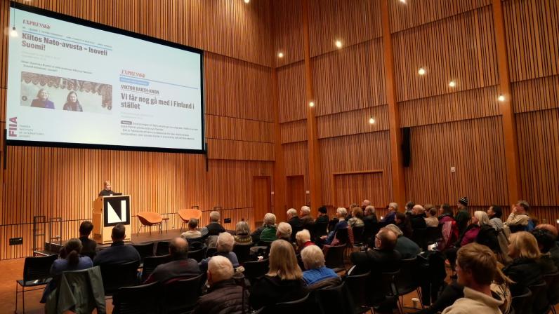 Researcher Minna Ålander presents her research to the public at the National Nordic Museum