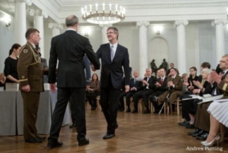 Guntis Smidchens receiving Order of the Crosss of Terra Mariana-4th Class